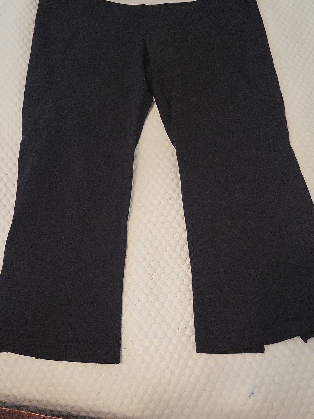 Lululemon Gather and Grow Crop/Capri Black Leggings Size Large